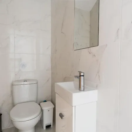 Apartment Three Bedroom With Balcony *